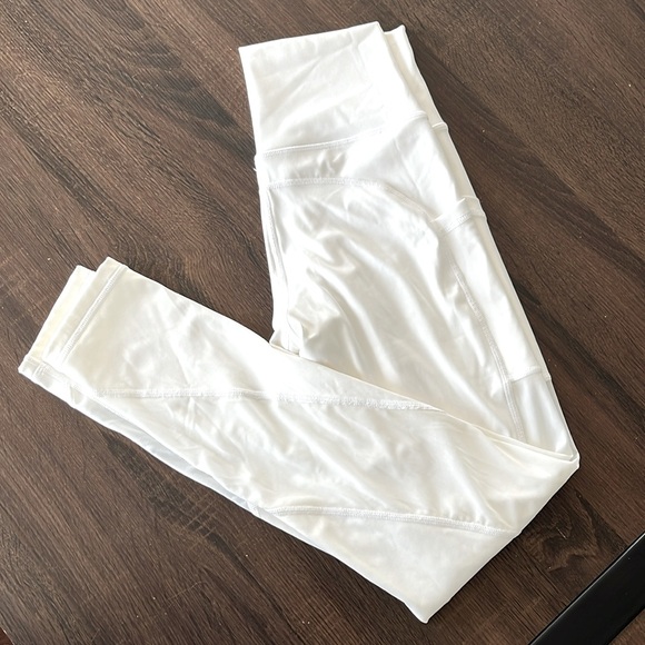 Aerie Offline Hi-Rise 7/8 White Leggings with mesh cutouts - Picture 1 of 5